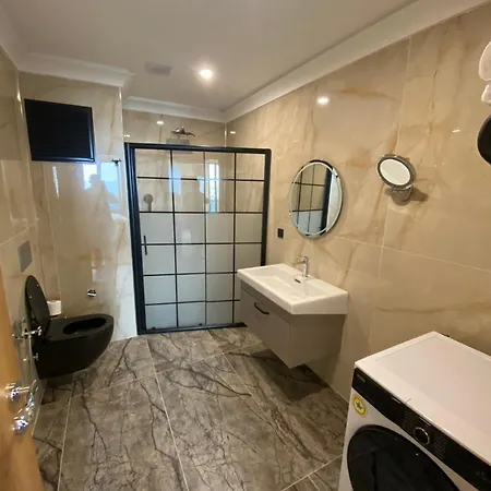 Hotel Rena Grand &