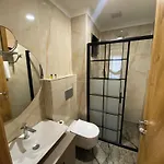 Hotel Rena Grand &