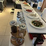 Hotel Rena Grand &