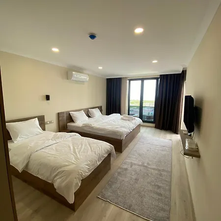 Rena Grand & 特拉布宗