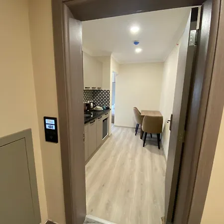 Rena Grand & 酒店 *