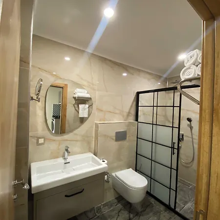 Rena Grand & * 特拉布宗