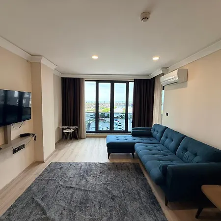 Rena Grand & Hotel