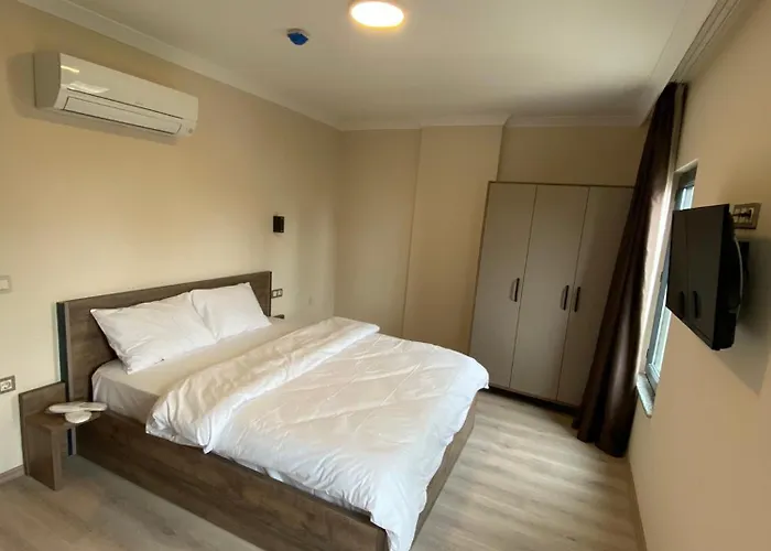 酒店 Rena Grand & *