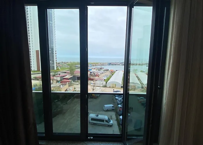 Rena Grand & 酒店 *