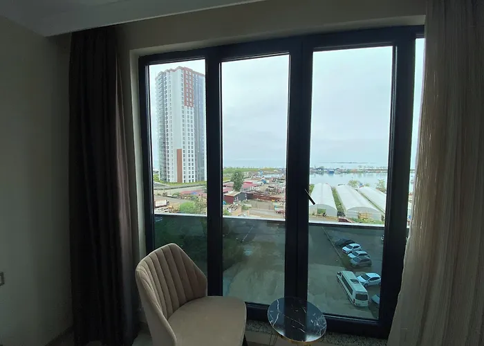 Rena Grand & 酒店 *