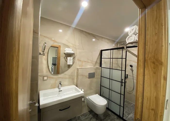 Rena Grand & * 特拉布宗