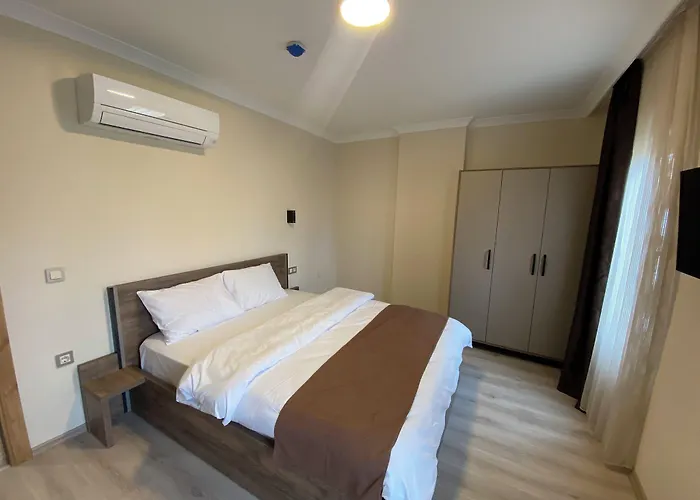 Rena Grand & * 特拉布宗